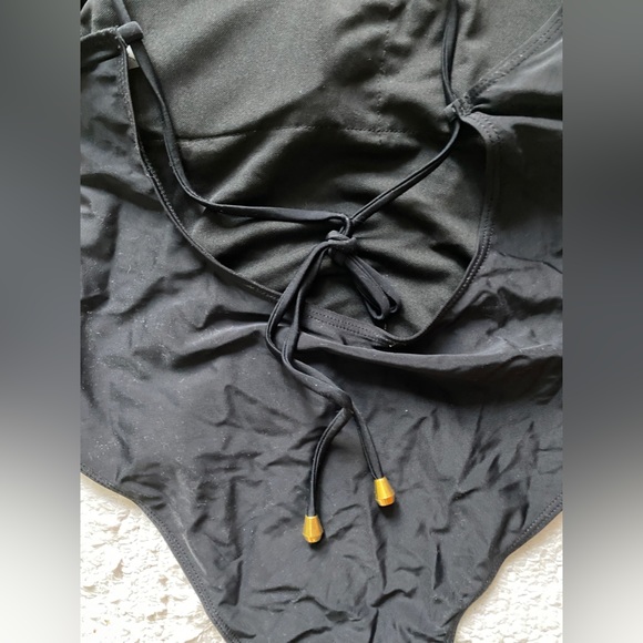 One piece bathing suit - Picture 3 of 3